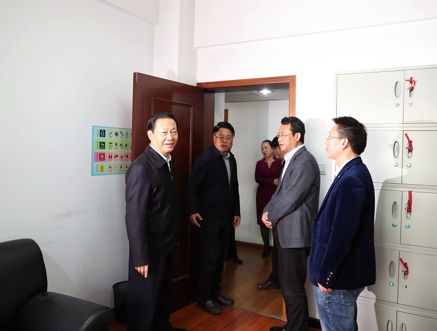 網站用圖 4 置頂.jpg